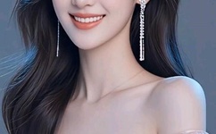 班长没戴奶罩让捏了一节课怎么办